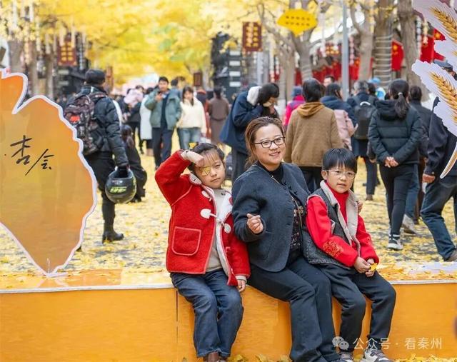 比人山人海还火爆的场面！就在天水“黄金大道”…