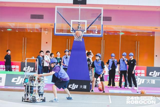 第二十四届全国大学生机器人大赛ROBOCON在深开幕