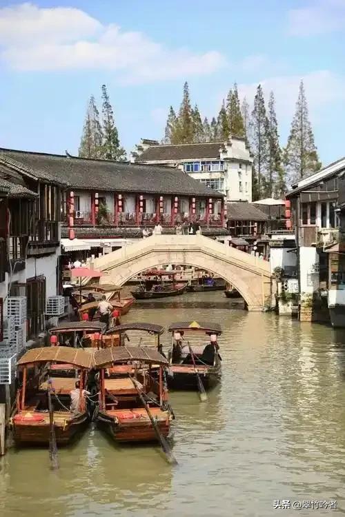 免费游！上海这6大古镇地铁直达，江南风韵不输苏杭。