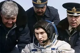 史上最悲催宇航员：还在太空国家没了，飘在太空311天，结局怎样图片