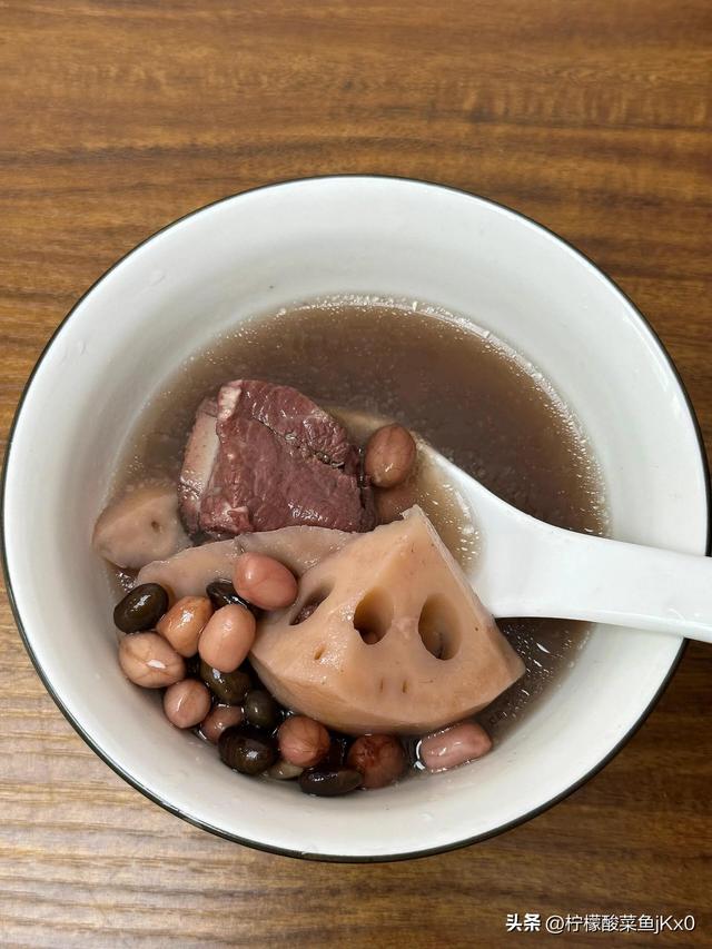 吃一斤它等于吃10只鸡，一降血脂、二降血糖、三降胆固醇，别不懂