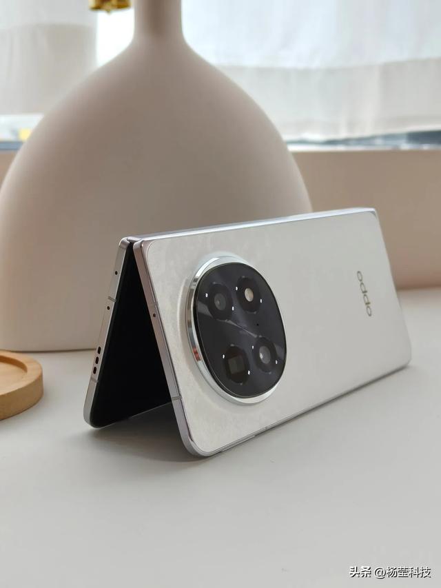 四大旗舰折叠屏怎么选？最早发布的OPPO Find N5最靠谱