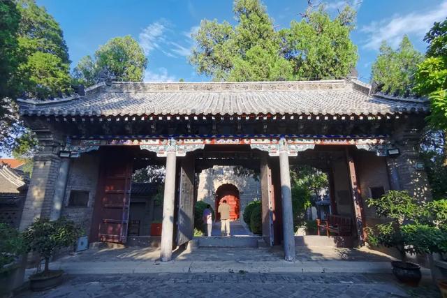 山东，有一座2000年前的一线城市，去青州古城赶一场槐花雨