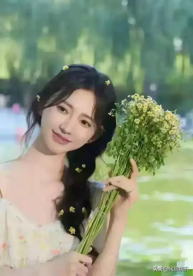 河南师范大学校花张婉莹美貌惊艳全网，网友惊叹:美到移不开眼