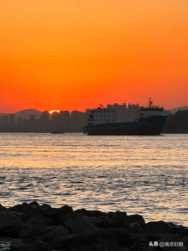 日暮下的金陵，绝美！