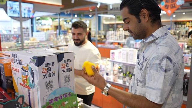 从骆驼商队到二维码，中国退税提速40%，购物热潮再掀新篇