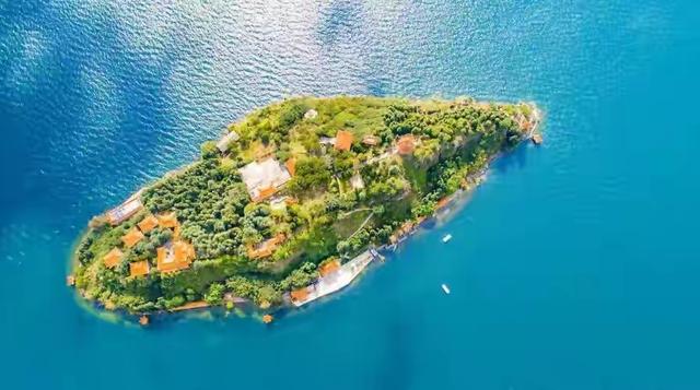 带着孙女去旅行（172）两游云南抚仙湖