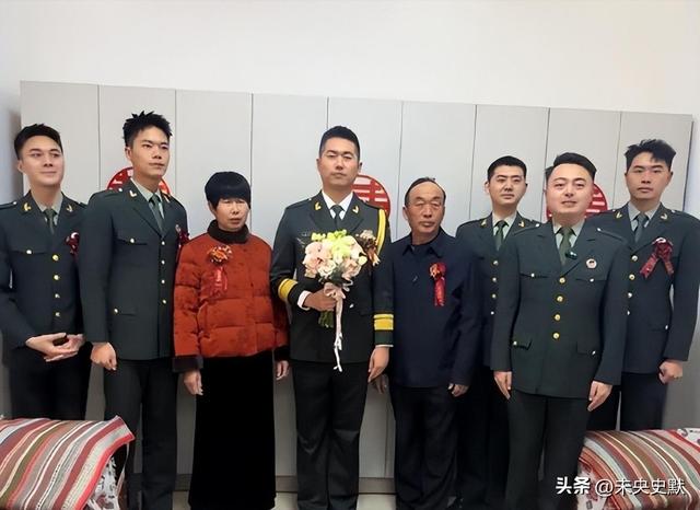 张自轩婚礼现场，新娘很强势两次拒绝他的亲密动作	，岳父实力不菲