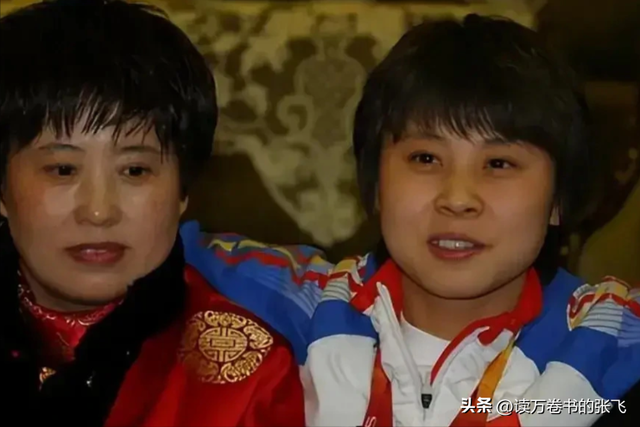 3次被国家队开除，退役11年后再看王濛现状，才明白李琰评价没错