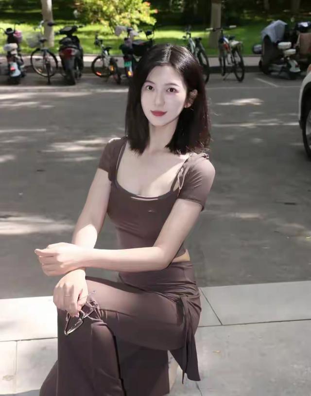 兰州交大校花仙姿玉貌，网友惊叹：沉鱼落雁，此女只应天上有
