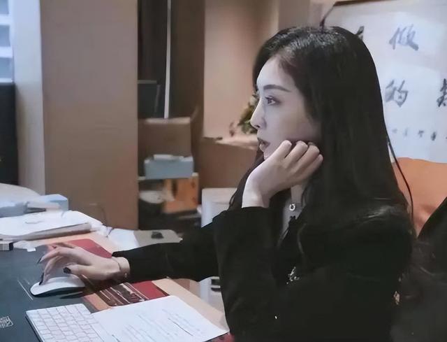 “买英国精子生3娃”的山东女人，8年后现状曝光！如今她后悔不？