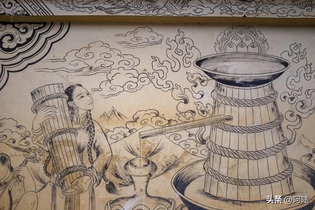 泸沽湖镇的石板路是当地摩梭文化的重要载体，却是众多车友的噩梦