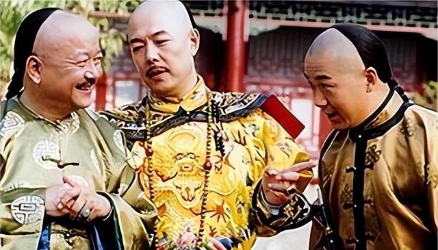 和珅出上联“三斤四两五花肉”，纪晓岚对下联，和珅瞬间惊慌失措