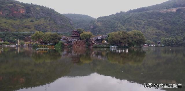 乘旅游专线游丽江的观音峡