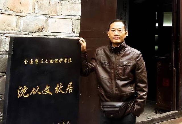 建议把中国分成7个国家，愿为美国战死，北大教授为何口出狂言？
