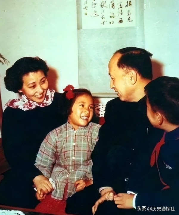 这就是钱学森后人真实的样貌，女儿定居美国，儿子长孙精忠报国！