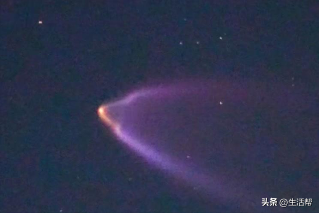 神舟二十一号飞船过境北京！掠月而过，多图直击