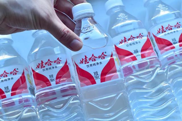 宗馥莉辞职早有端倪，律师称“娃小宗”与娃哈哈存在不正当竞争风险