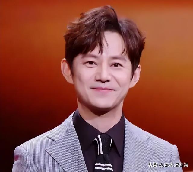 51岁主持人何炅近况：无妻无子、与保姆相伴，如今终于与自己和解