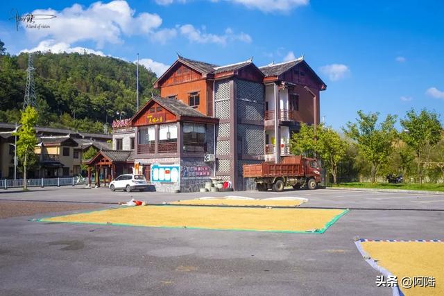 摩旅湘西,偶遇湖南省最大的少数民族聚居安置区,感受却五味杂陈