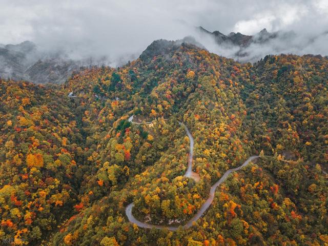 10月-11月，适合去的7个小众赏秋圣地，满山彩林，浓浓秋意