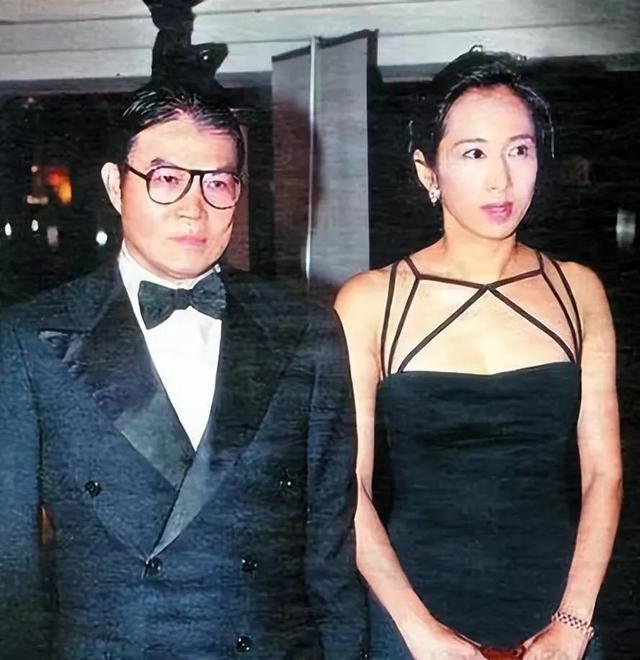 郭晶晶也没想到，79岁公公霍震霆再破天花板，让整个豪门圈沉默了