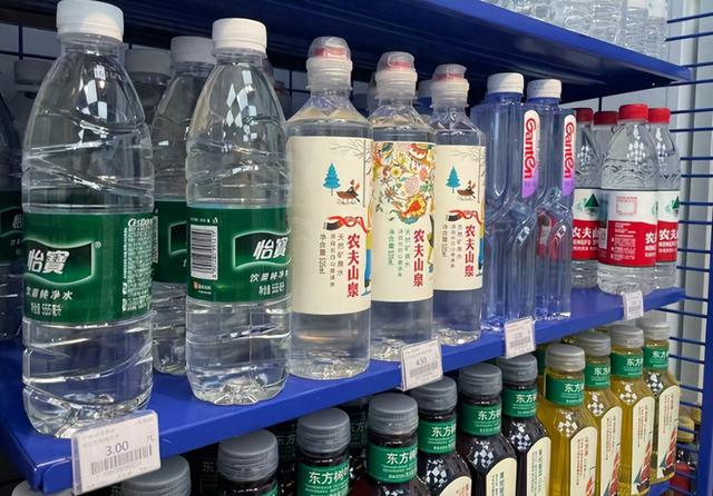 年赚1651亿、超越农夫山泉！伪装成国货的日本饮料，凭啥拿捏国人