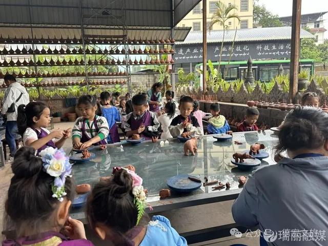 瑞丽：多元文化交融释放文旅魅力