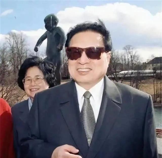 他是中央组织部原部长，69岁官至正国级	，如今长子是全国政协委员