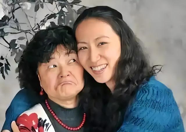 又一个邓文迪！27岁博士毕业，4年生3娃，能替前“世界首富”花钱
