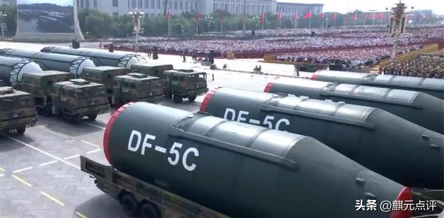第1个说阅兵坏话的国家出现，果然是它，解放军被逼出动，不惯着