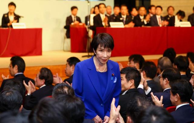 不到48小时，高市大反转，支持率飙升至92.4%，日本发生了什么？