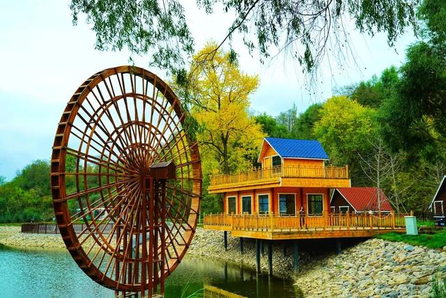 秦人故里，一湖秋色。