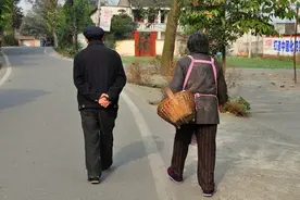 五保户这下保不住了，有专家建议取消五保户。图片