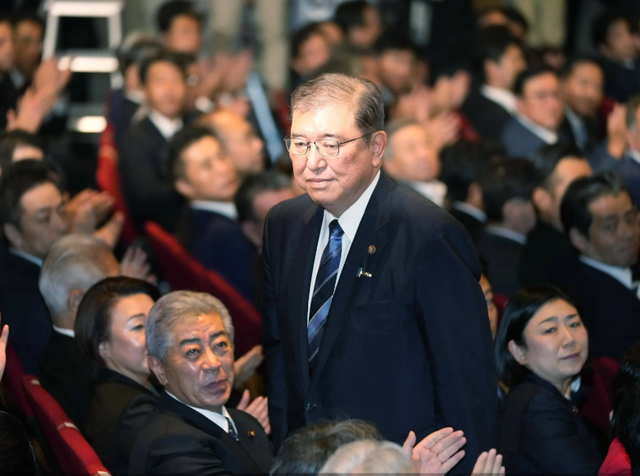 九三阅兵在即，石破茂有了新想法，北京可以留位，日本要打破传统