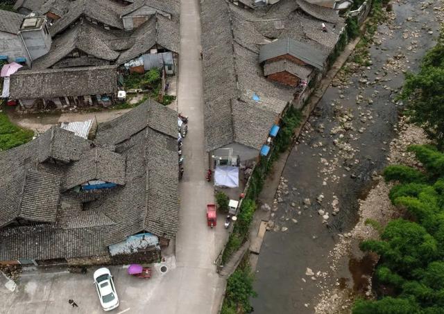 成都10大避暑古镇，溪河玩水泛舟、打水仗、捉虾网鱼…1天打来回
