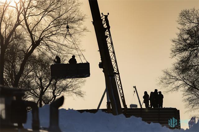 太阳岛雪博会堆起巨型雪块，要建什么？