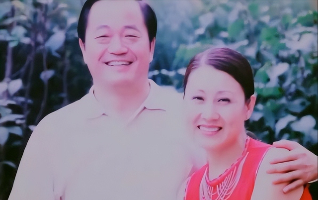 63岁张凯丽也没想到，因阅兵上的一个举动，轻松实现“口碑逆转”