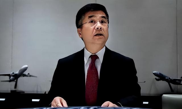 骆家辉警告中国，最好不要自主生产尖端芯片，这不是美国想看到的