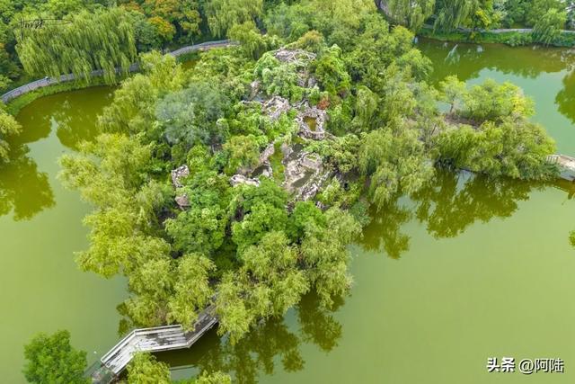 兰州西湖的景似江南，跟杭州却毫无关系，原为明代肃王府“西园”