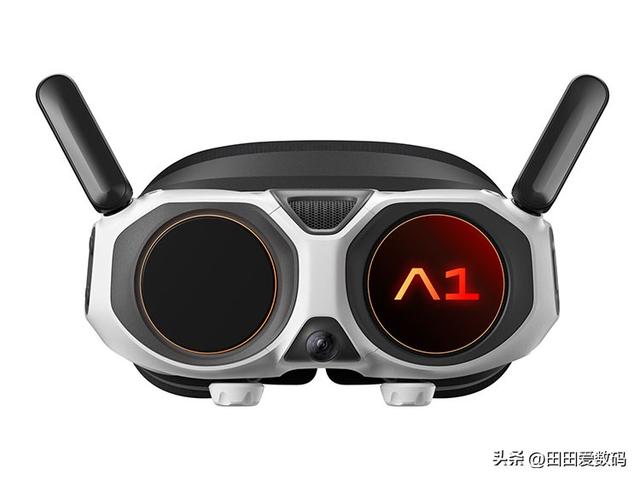 Insta360 技术加持！ Antigravity A1 无人机 8K 全景拍摄，零盲点视角