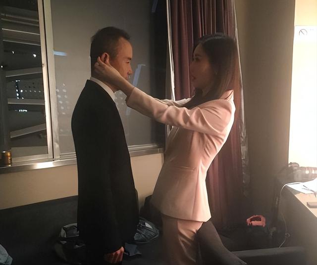 王石田朴珺婚变风波升级，女方整容前旧照被扒，曾为王石跪式服务