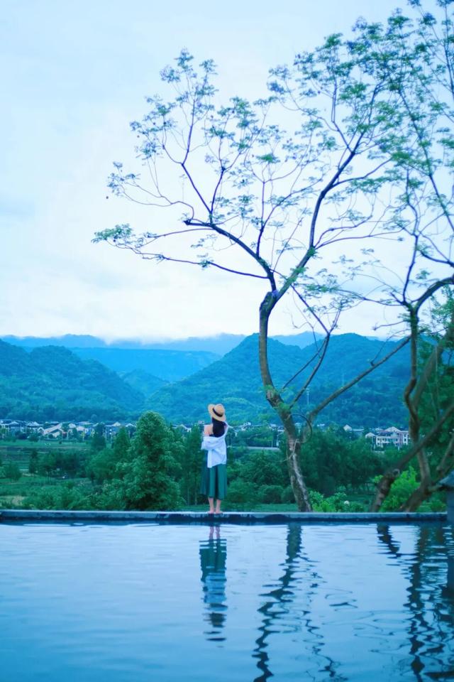 秋崃 | 深秋微凉，正好躲进邛崃山里泡个汤！