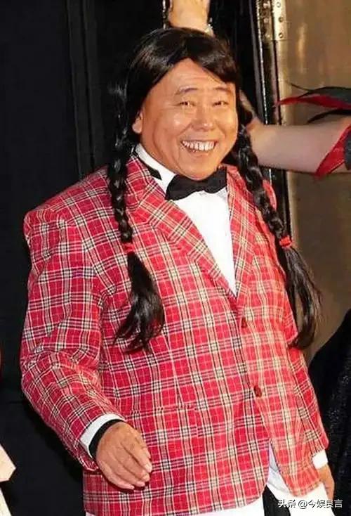 全家移民真相大白2年，享正师级待遇的潘长江，已走上另一条大道
