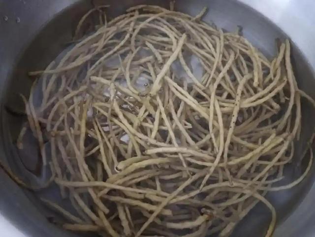 巴西二婚女远嫁中国，婚后受不住贫困离开，2年后竟上门求分财产