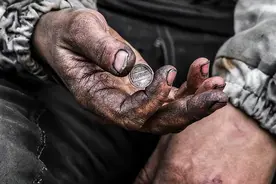 又有人放言：九成以上的家庭,连10万都拿不出来甚至5万都凑不齐图片