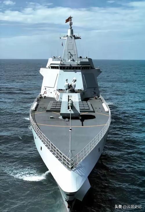 委内瑞拉致电中方后，油轮得到大批军舰护航，特朗普还是算漏一环