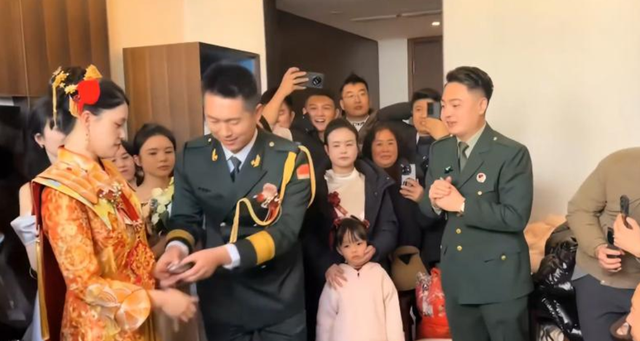 张自轩婚礼现场，新娘很强势两次拒绝他的亲密动作	，岳父实力不菲