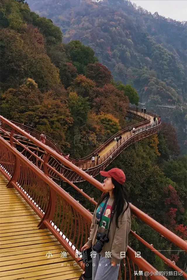 红叶、玻璃湖、悬空栈道！陕西秦岭绝美赏秋地，又到一年最美时