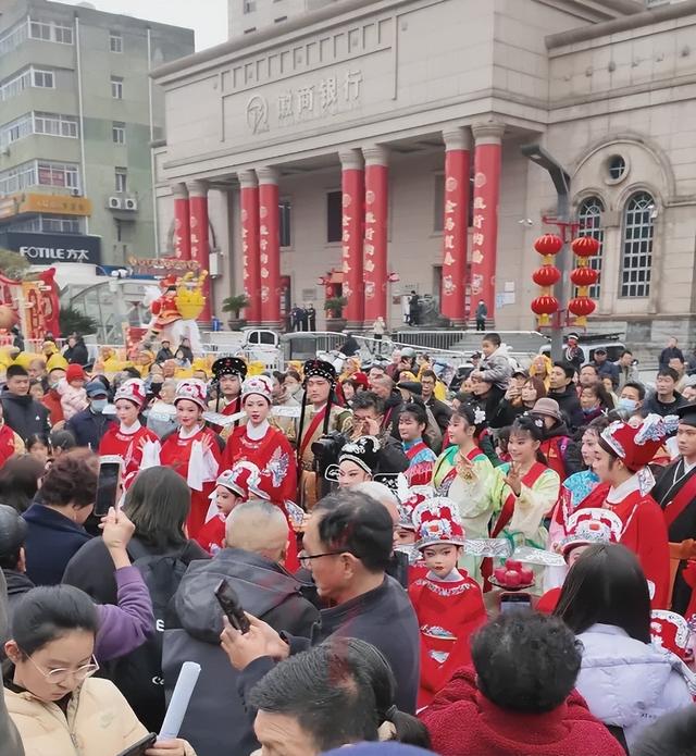太热闹了！十二匹真马上街！女驸马巡游安庆！